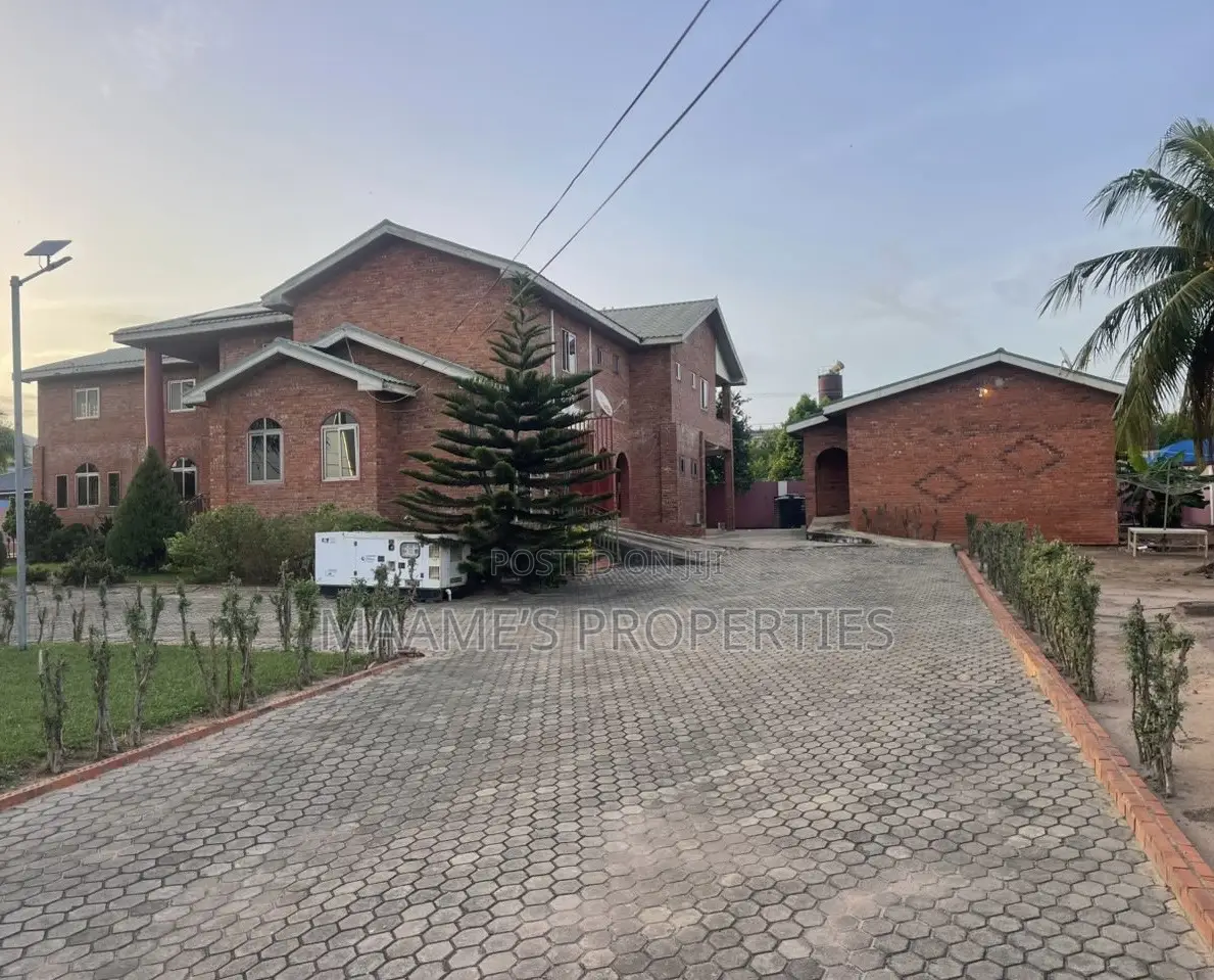 10bdrm Mansion in Pokuase for sale