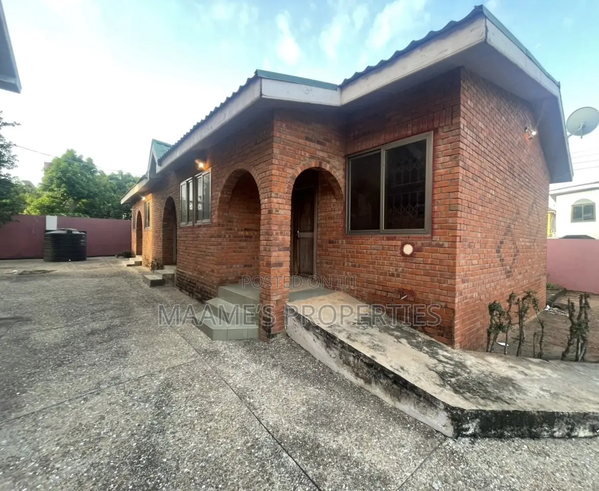 10bdrm Mansion in Pokuase for sale