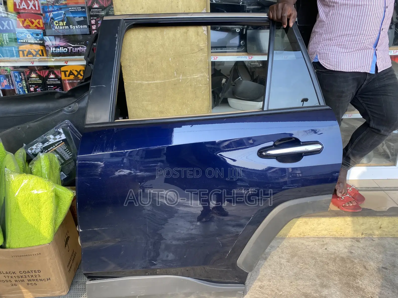 Toyota RAV4 Door