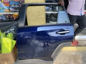 Toyota RAV4 Door