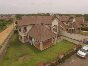 4bdrm Duplex in Gated Estate, Accra Metropolitan for rent