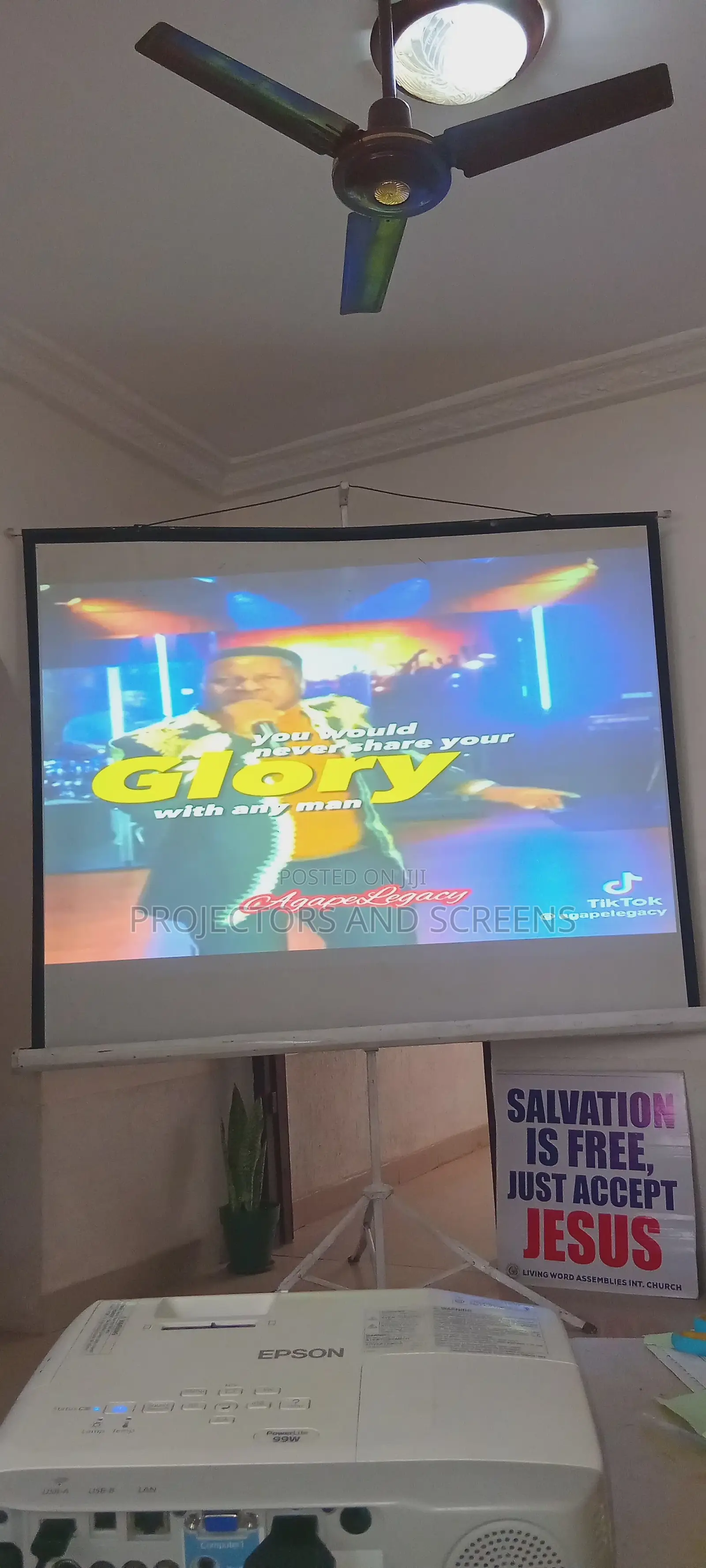 Epson Projector, Screen, 50m Wireless Hdmi(No Internet or Cable Need)