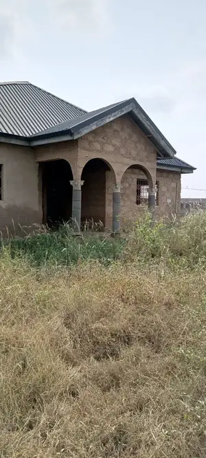 3bdrm House in Amasaman Opah for sale