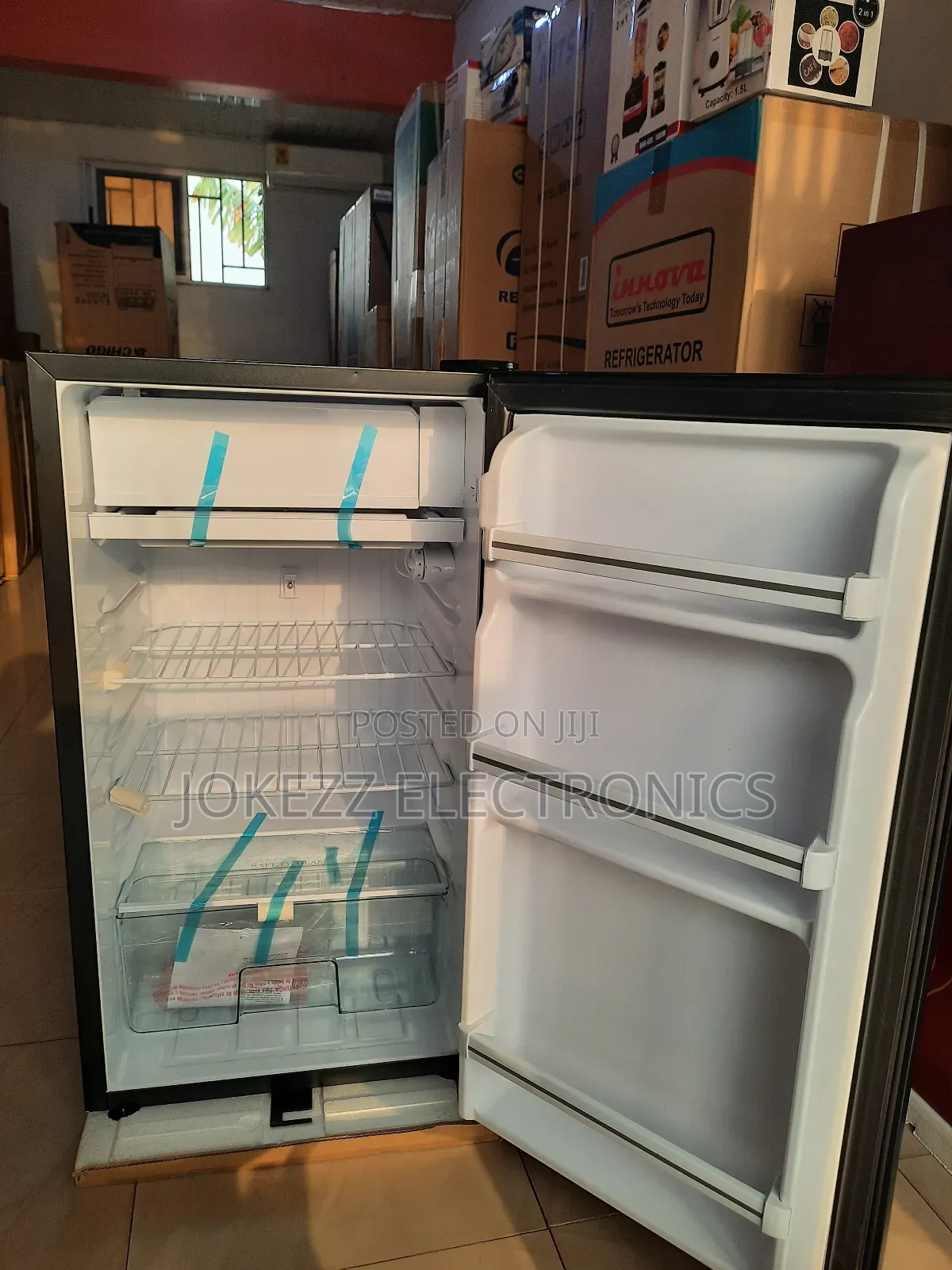 Mitsui Table Top Fridge ( 90l)