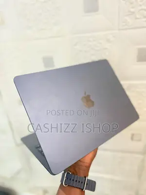 Laptop Apple MacBook Air 2022 M2 8GB Apple M2 SSD 256GB