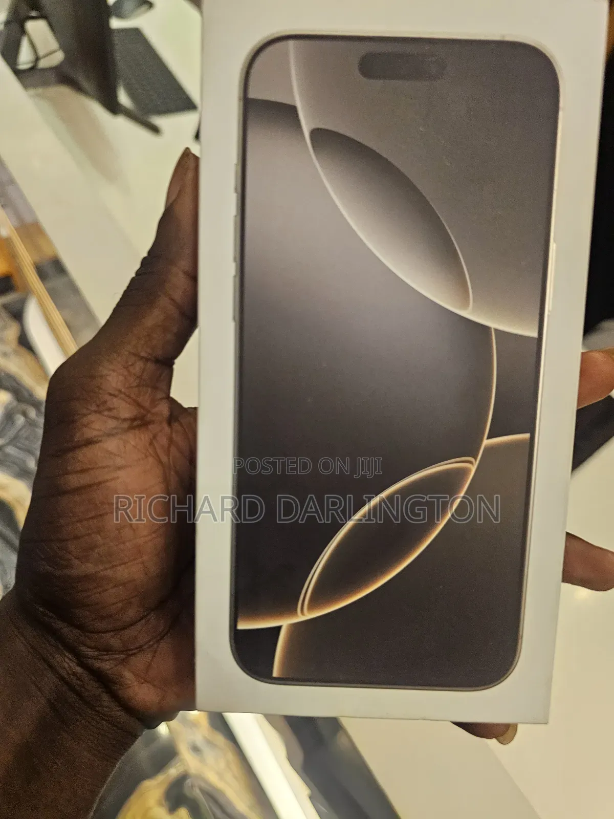 New Apple iPhone 16 Pro Max 256 GB Gold 