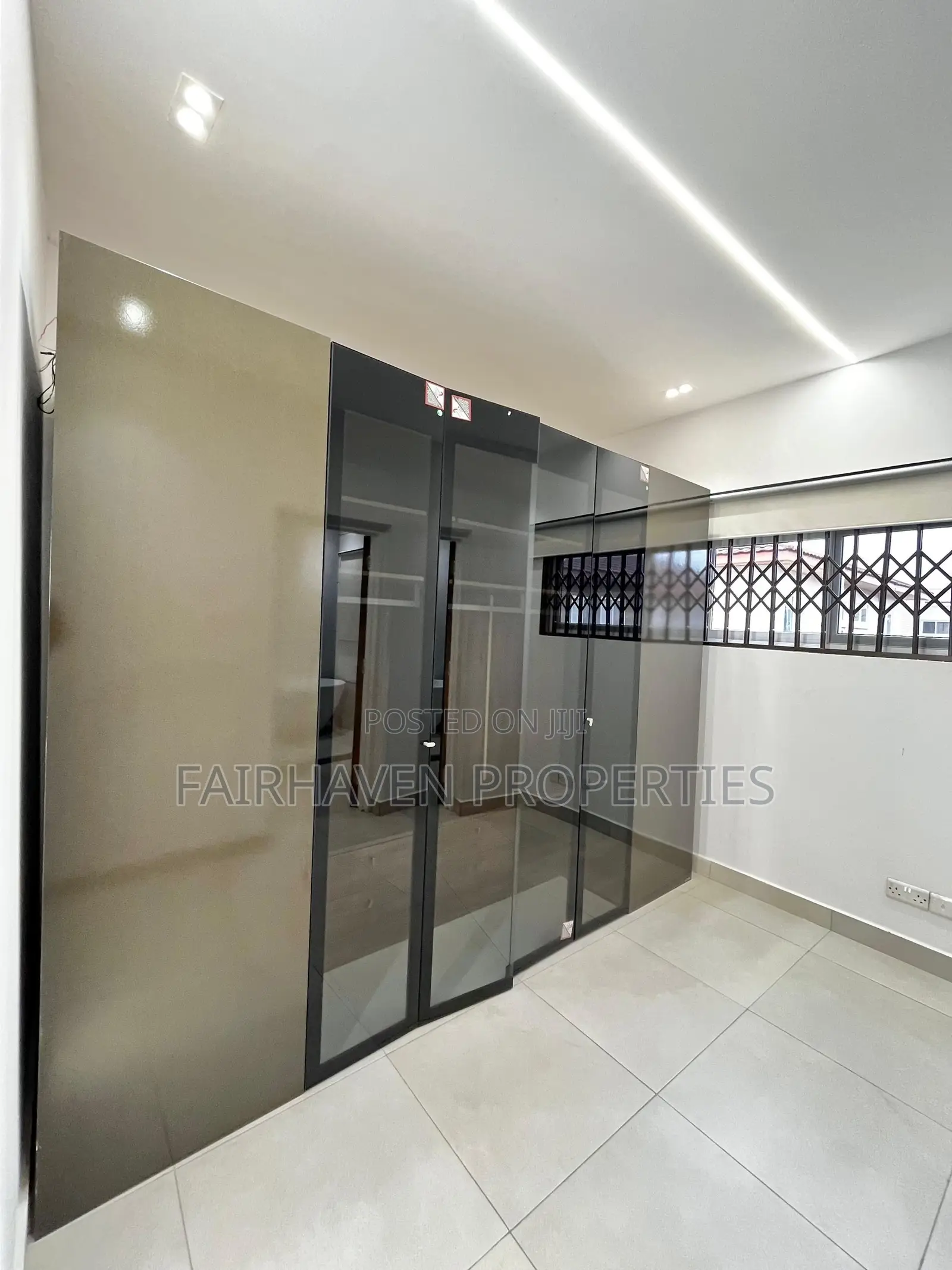 6bdrm House in Cantonment, Cantonments for sale
