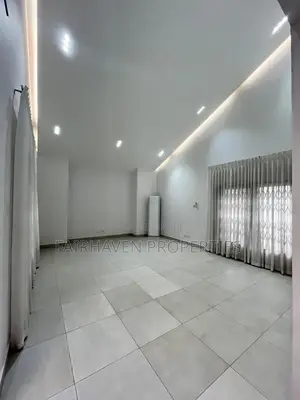 6bdrm House in Cantonment, Cantonments for sale
