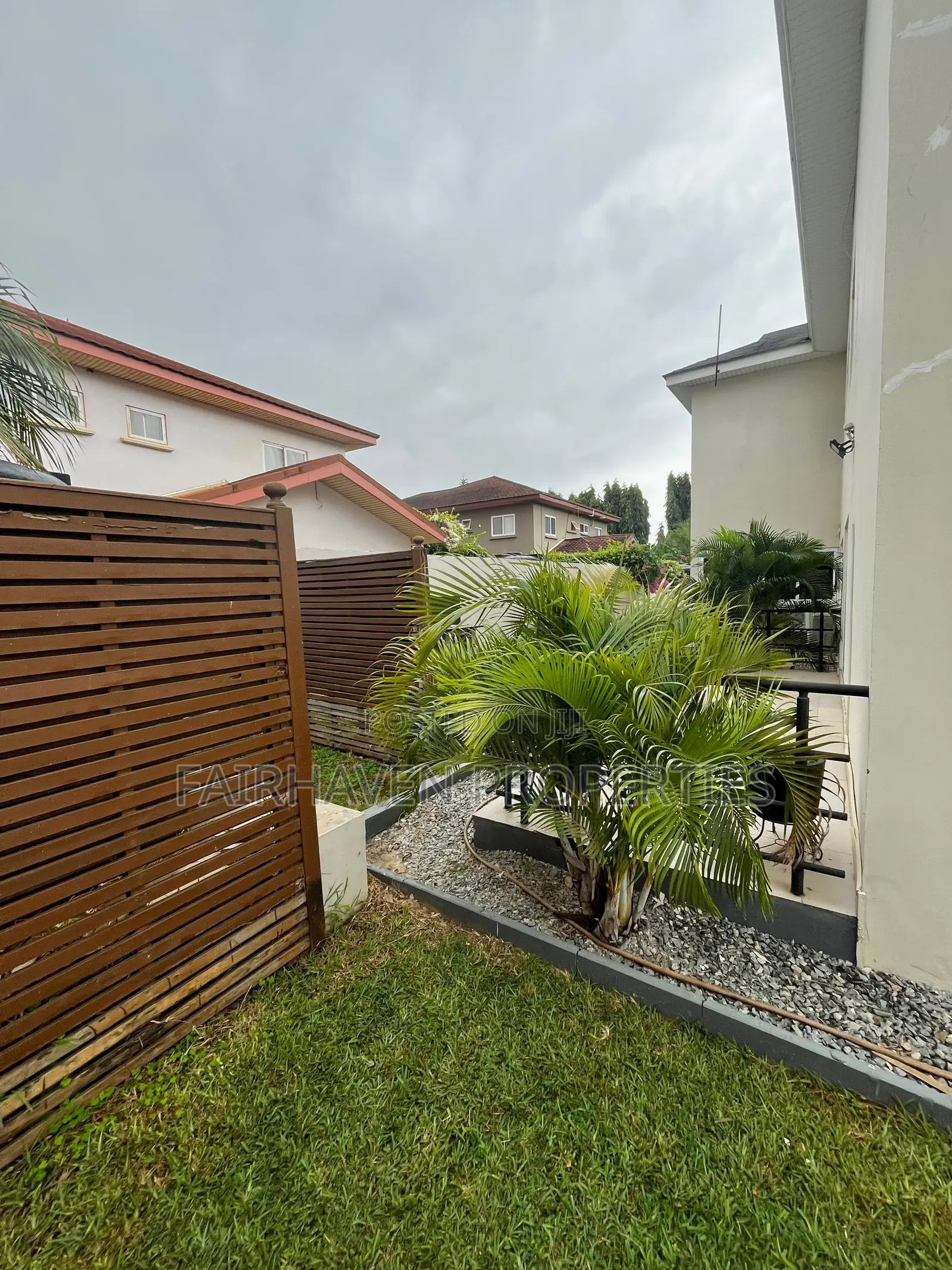 6bdrm House in Cantonment, Cantonments for sale