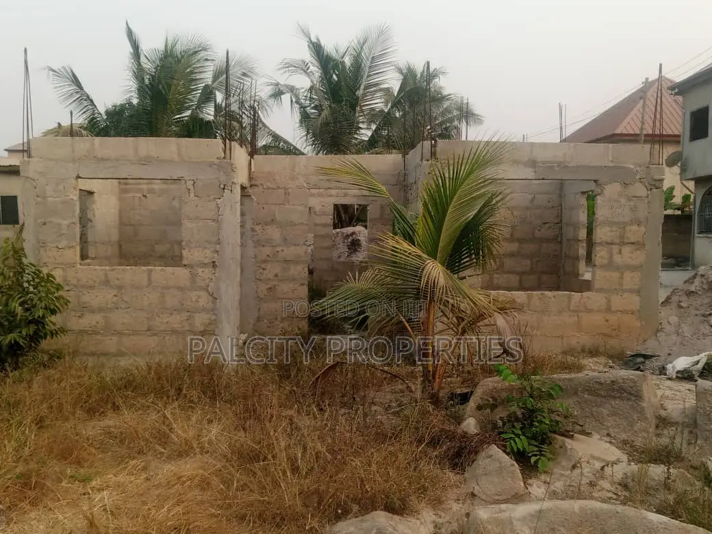 3bdrm House In Duase Behind Garden City University For Sale