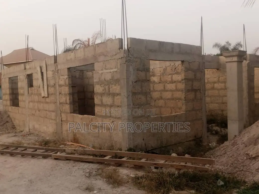 3bdrm House In Duase Behind Garden City University For Sale