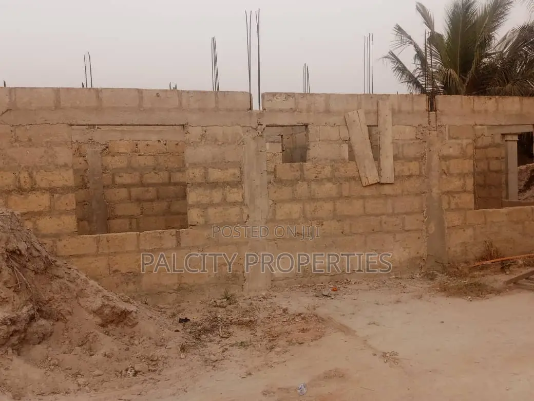 3bdrm House In Duase Behind Garden City University For Sale