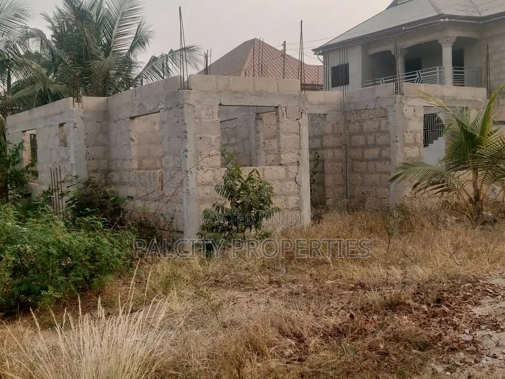 3bdrm House In Duase Behind Garden City University For Sale