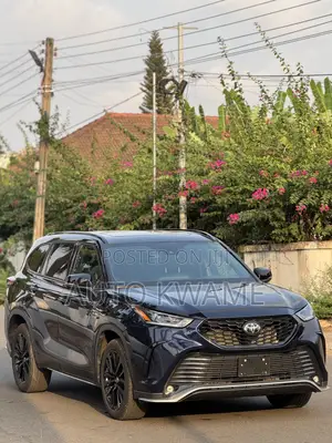 Toyota Highlander XSE AWD 2024 Blue