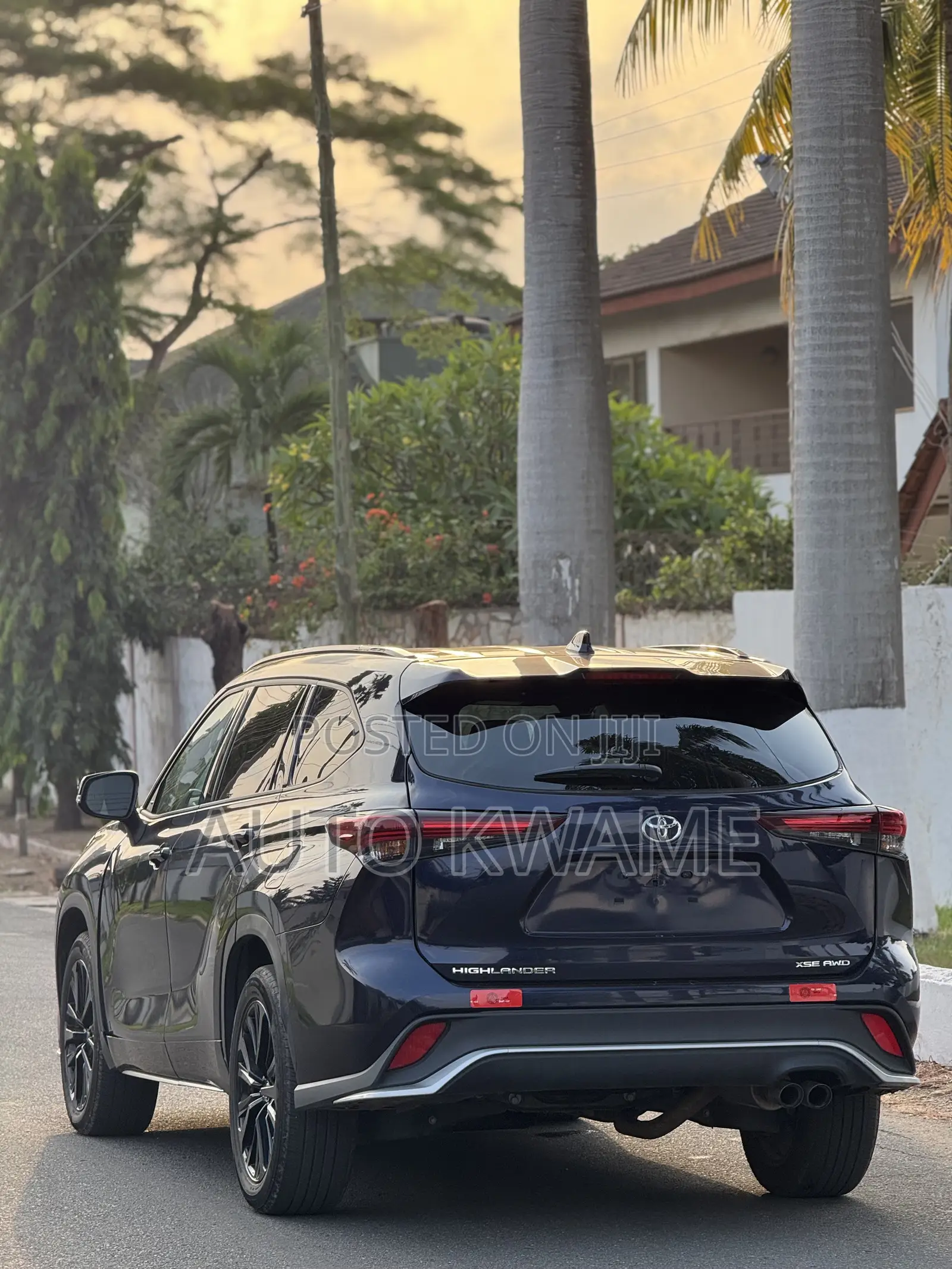 Toyota Highlander XSE AWD 2024 Blue