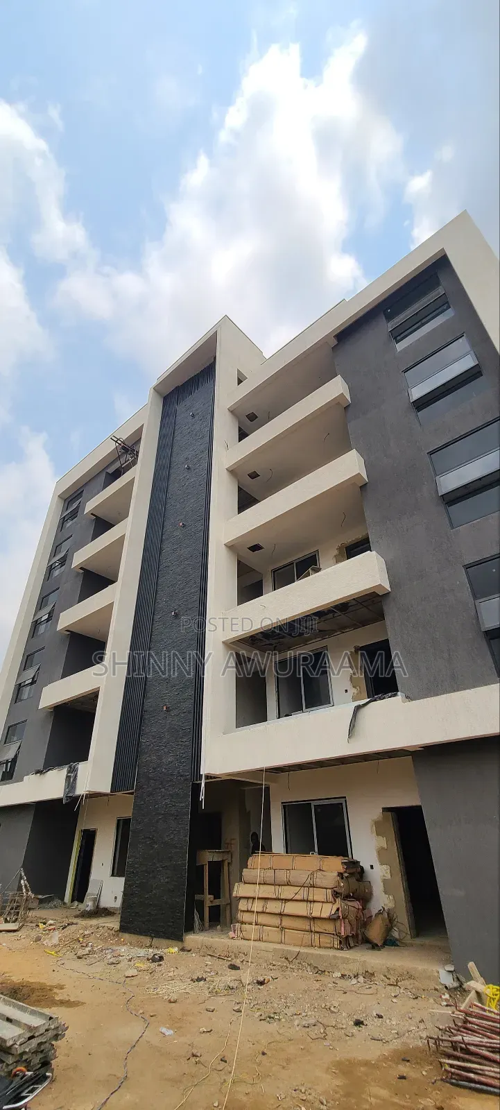 11bdrm Apartment in East Legon for sale