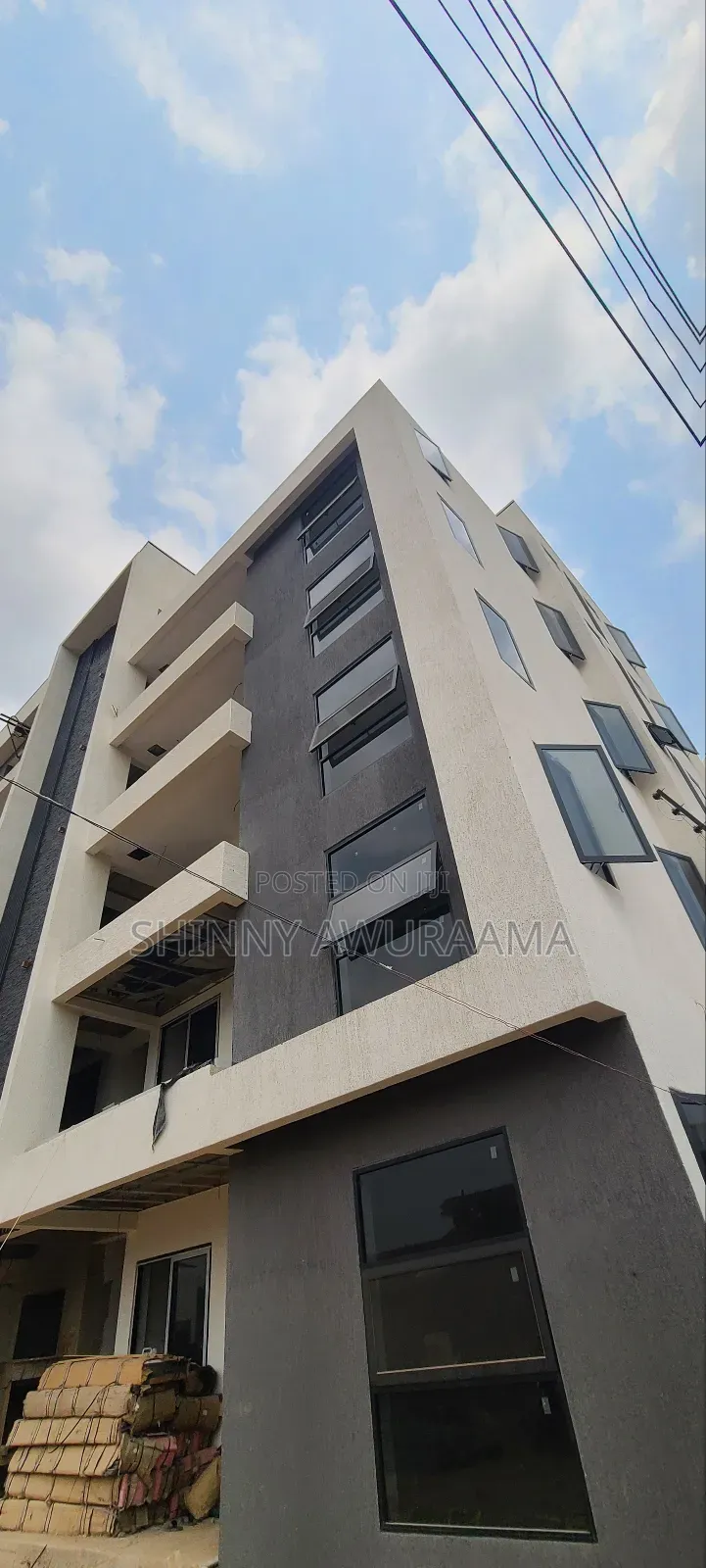 11bdrm Apartment in East Legon for sale
