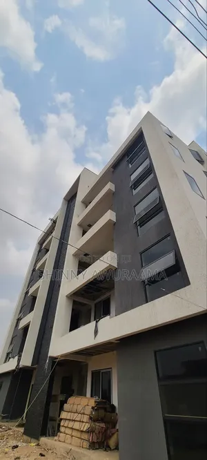 11bdrm Apartment in East Legon for sale