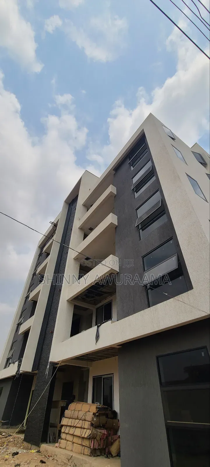 11bdrm Apartment in East Legon for sale