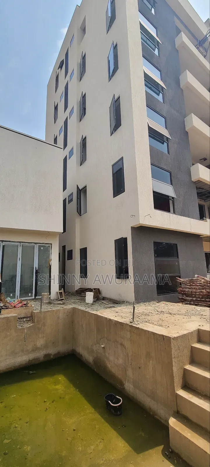11bdrm Apartment in East Legon for sale