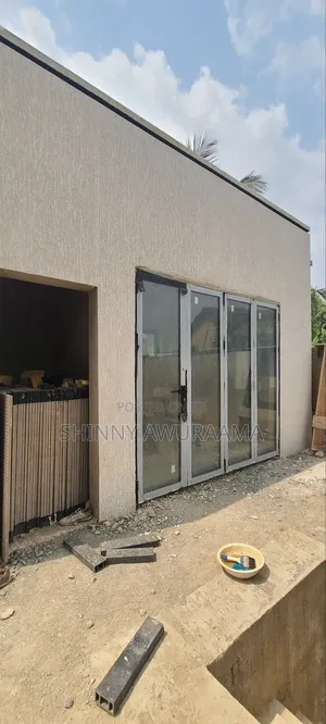 11bdrm Apartment in East Legon for sale