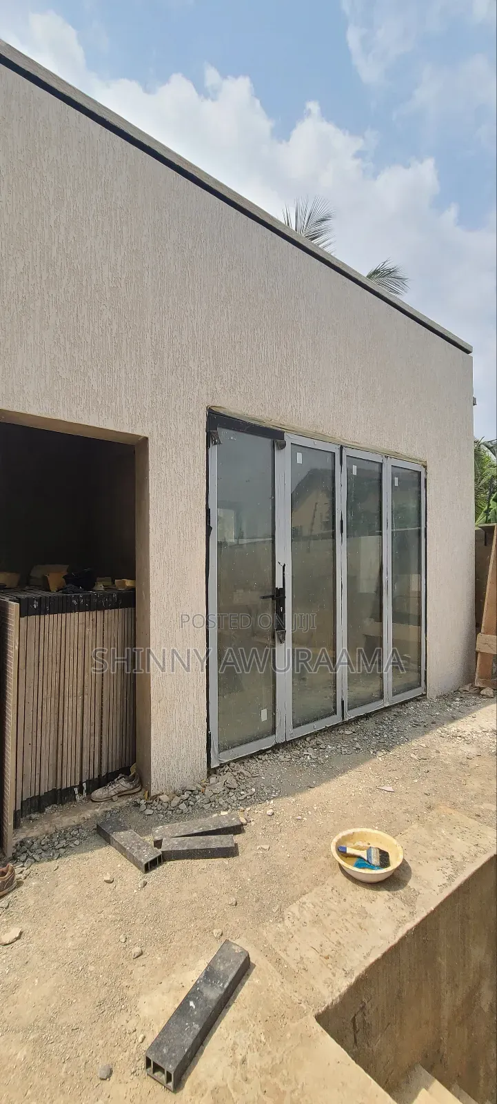 11bdrm Apartment in East Legon for sale