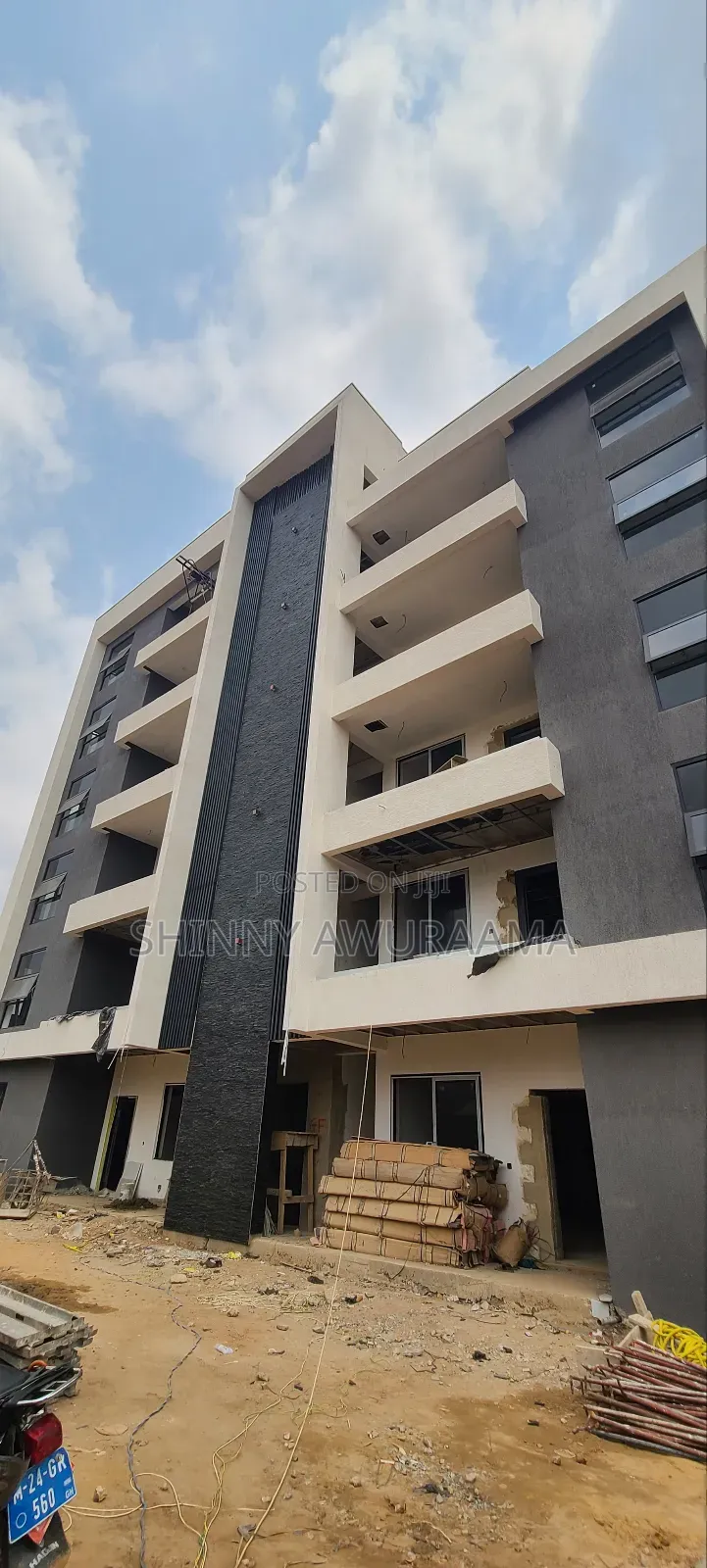 11bdrm Apartment in East Legon for sale