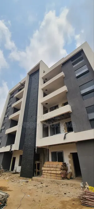 11bdrm Apartment in East Legon for sale