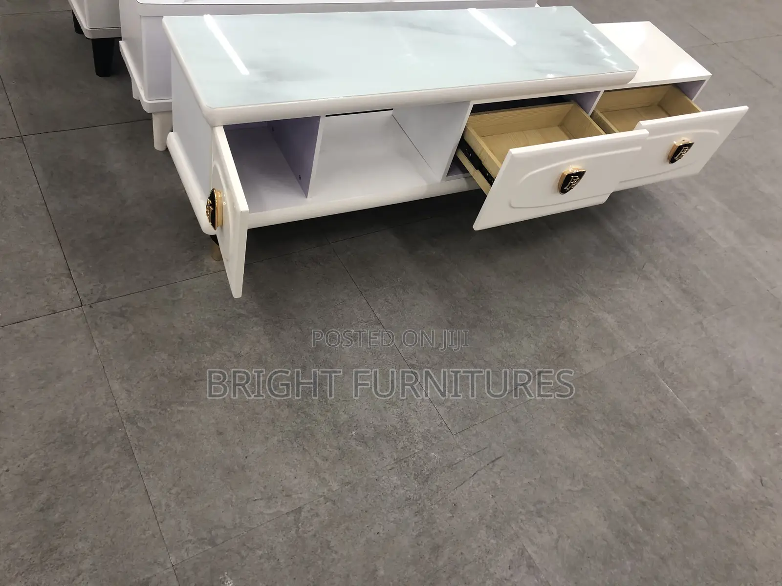 Foreign Ajustable Quality TV Stand