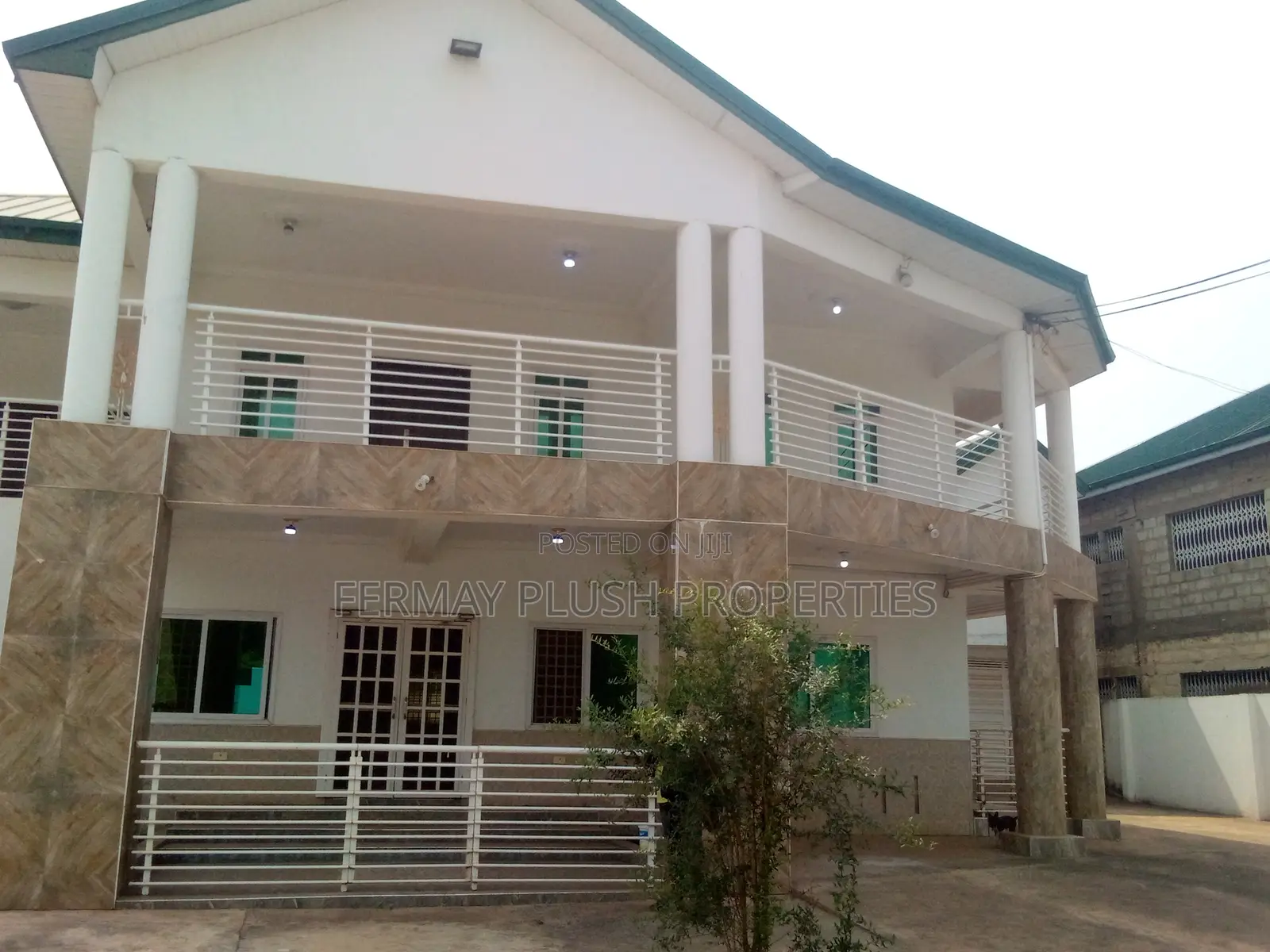 6bdrm Mansion in Gh Home, Commandos for sale