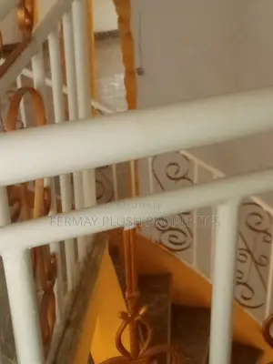 6bdrm Mansion in Gh Home, Commandos for sale