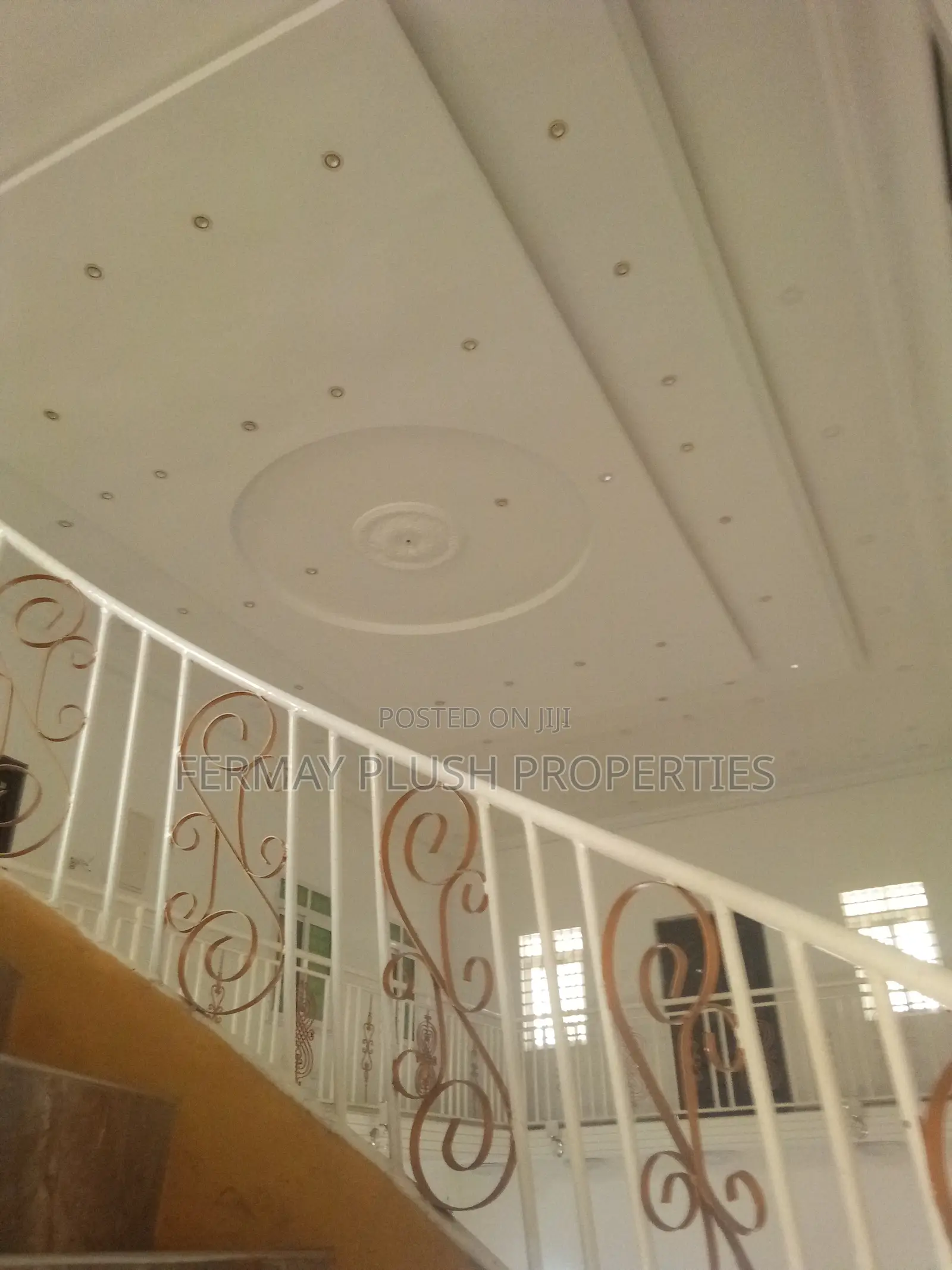 6bdrm Mansion in Gh Home, Commandos for sale