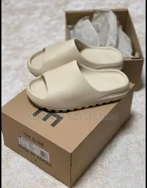Adidas Yeezy Slides Cream