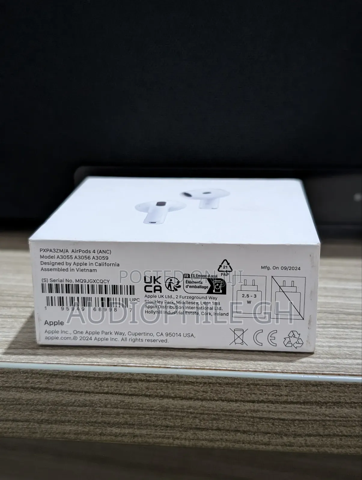 Apple Airpods 4 With Active Noise Cancelling