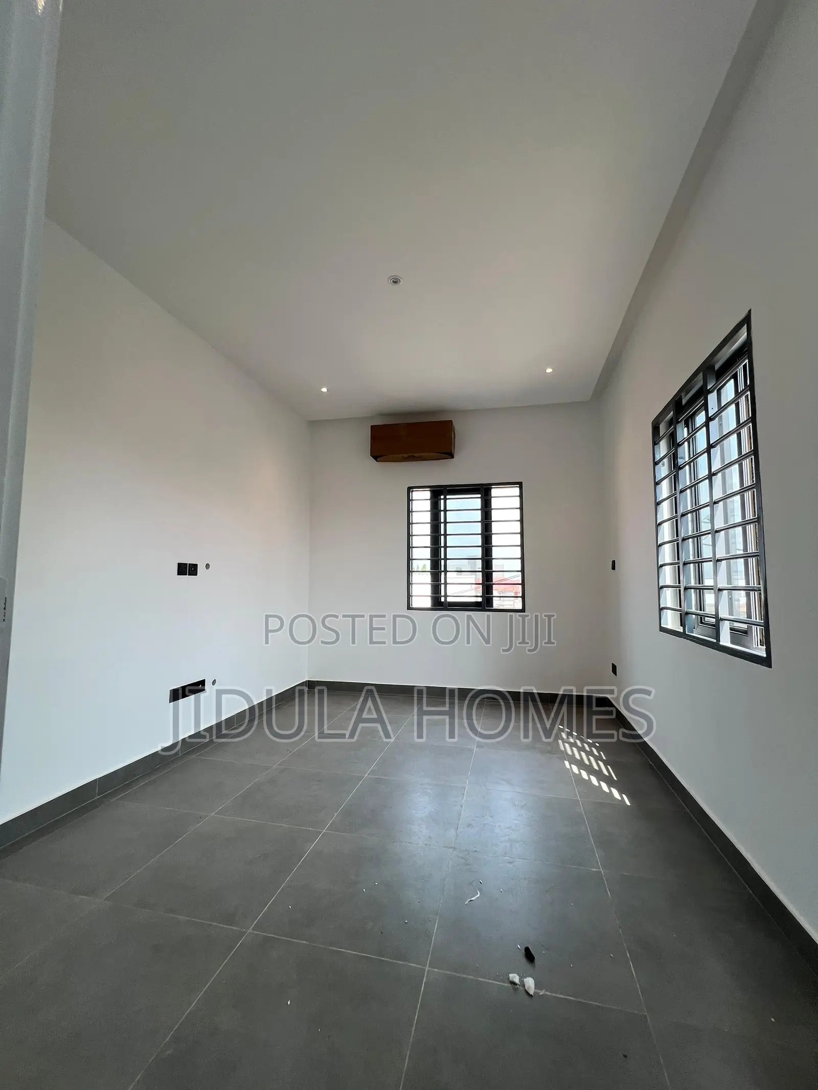 3bdrm Duplex in Oyarifa for sale