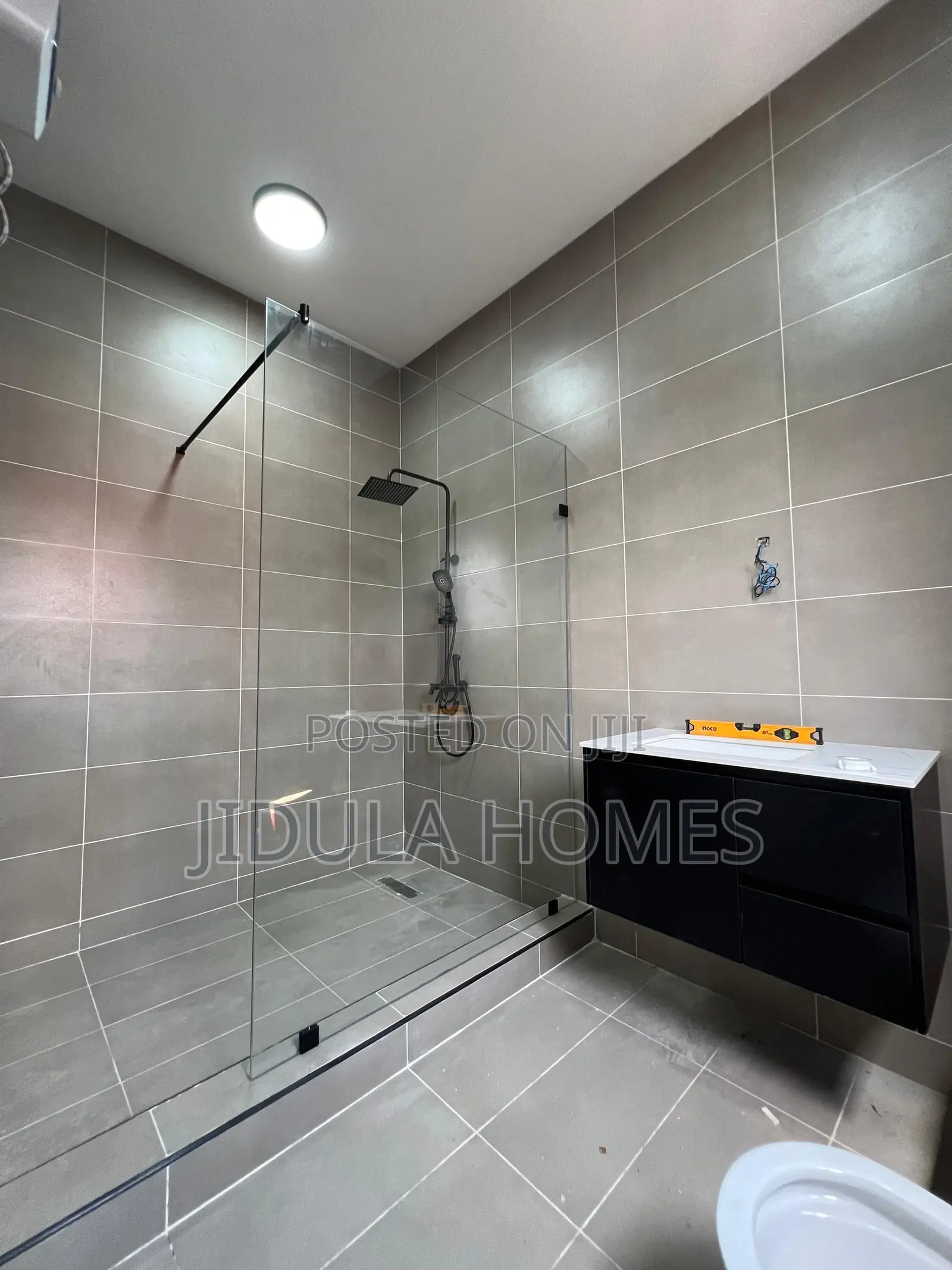 3bdrm Duplex in Oyarifa for sale