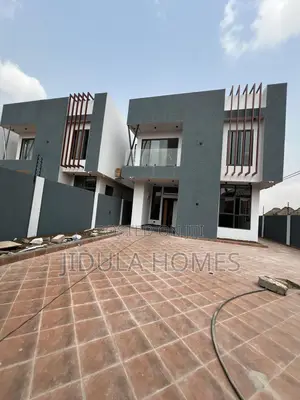 3bdrm Duplex in Oyarifa for sale