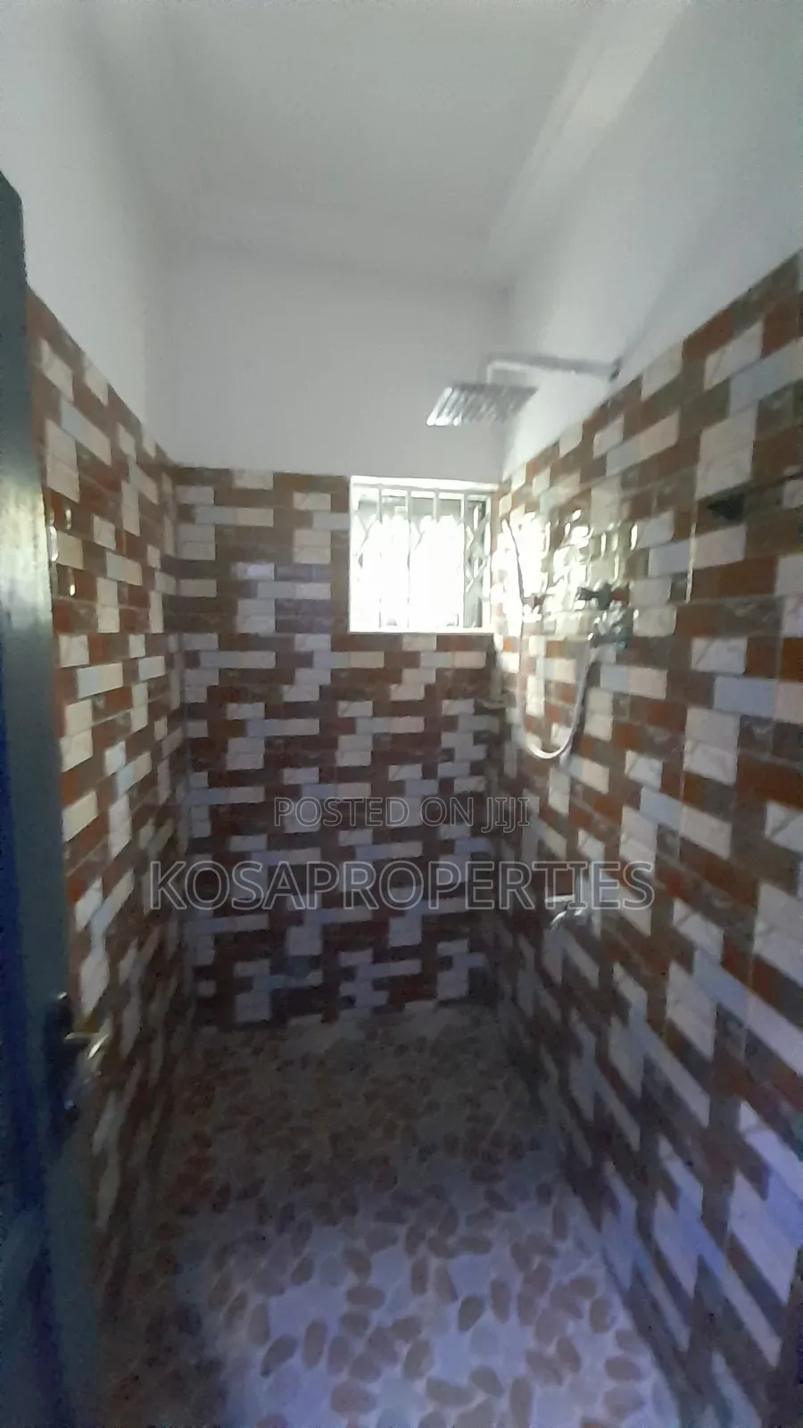 6bdrm House in Amanfrom Peace Town, Kasoa for sale