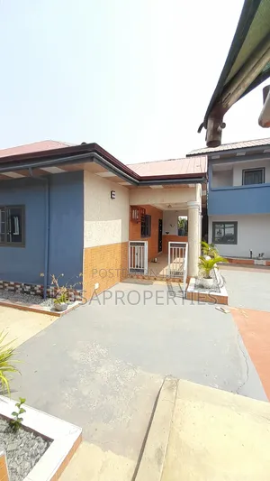 6bdrm House in Amanfrom Peace Town, Kasoa for sale