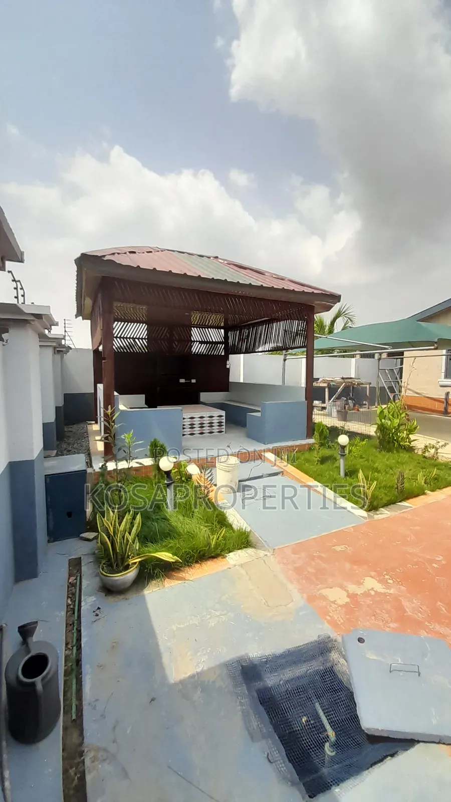 6bdrm House in Amanfrom Peace Town, Kasoa for sale