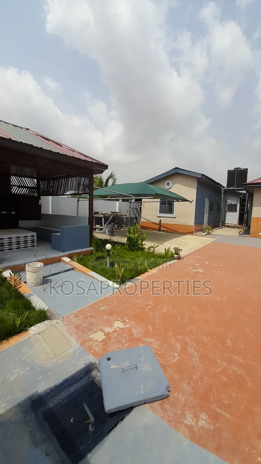 6bdrm House in Amanfrom Peace Town, Kasoa for sale