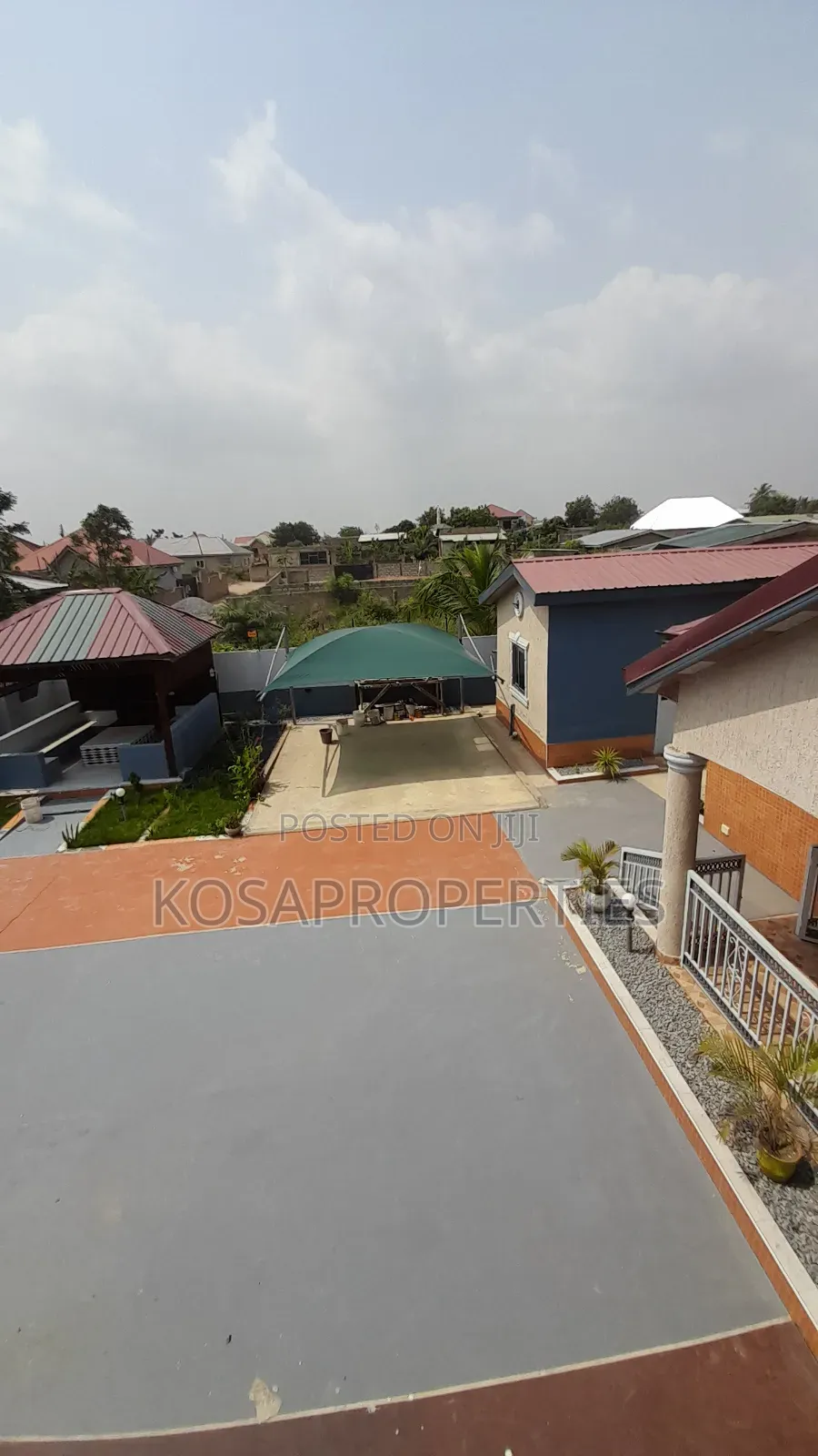 6bdrm House in Amanfrom Peace Town, Kasoa for sale