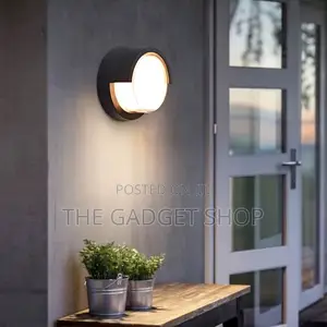 Round Wall Light