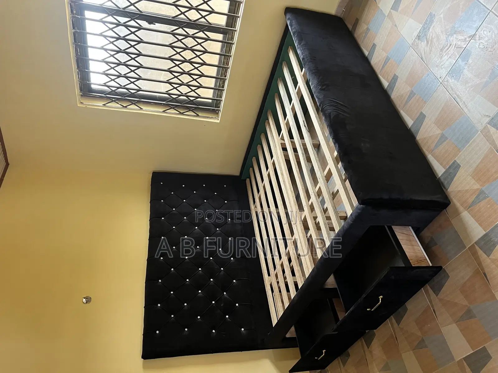 Queen Size Bed Frame With Drawer