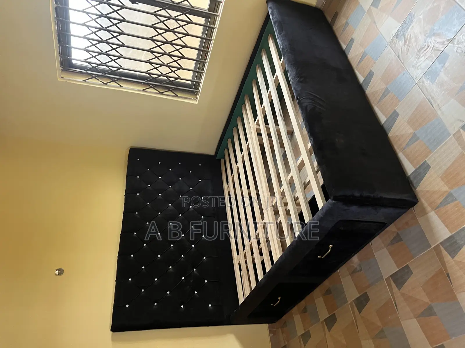 Queen Size Bed Frame With Drawer