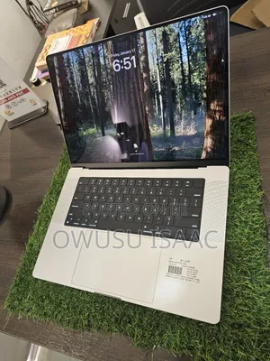 New Laptop Apple MacBook Pro 2023 M2 Max 16-Inch 16GB Apple M2 512GB