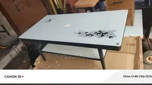 White Design Glass Center for Table .