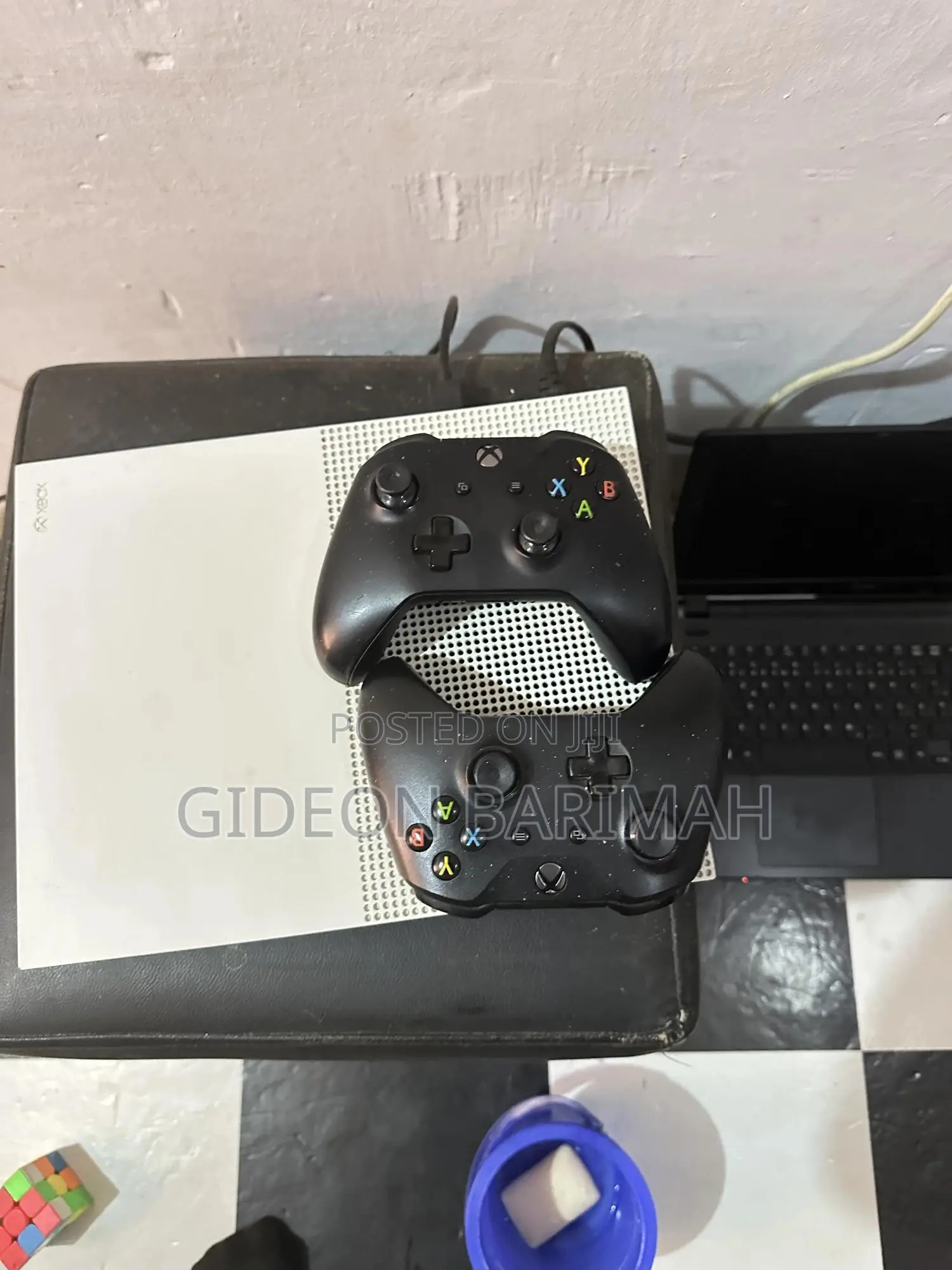 Xbox One S 1tb With Games and 2 Controllers