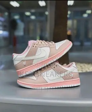 Nike SB Dunk Low Pigeon Pink