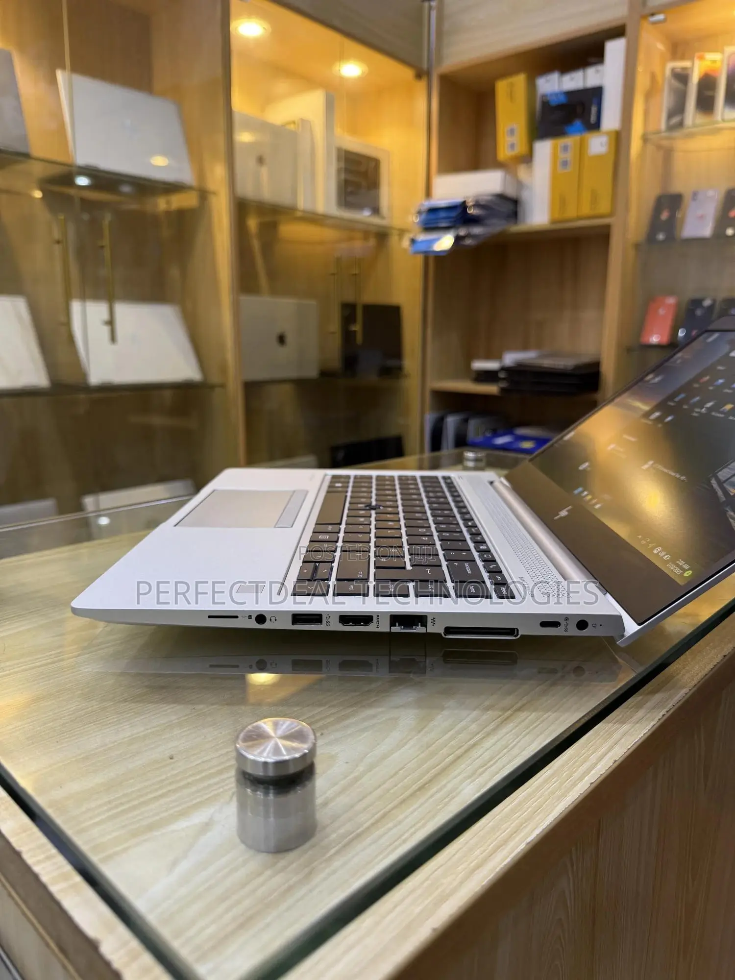 New Laptop HP EliteBook 745 G5 8GB AMD Ryzen 5 SSD 256GB